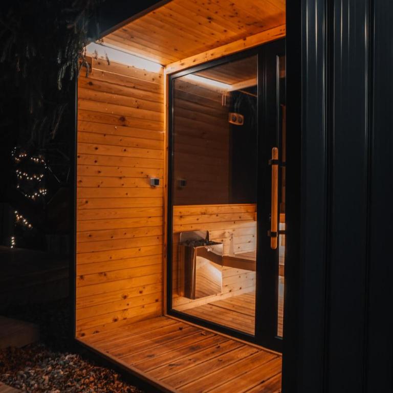 Armadillo Houses - One-Bedroom House - 80