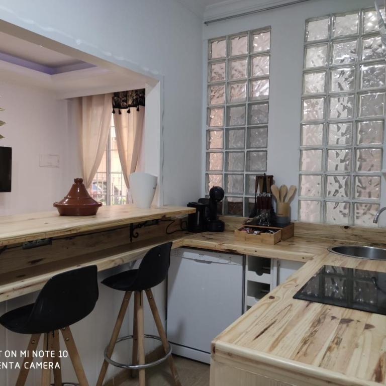 Port House, Paseo Marítimo,a un minuto playa - Three-Bedroom Apartment - 12