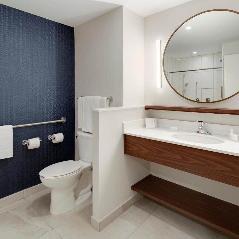 Fairfield Inn & Suites by Marriott Tijuana - King Room - 2