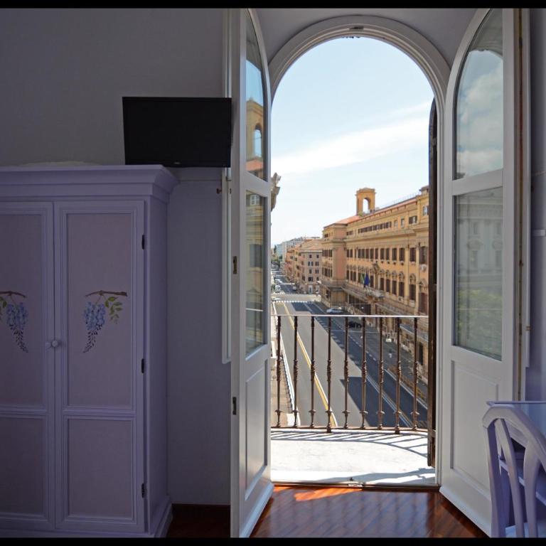 Lilium Boutique Hotel - Double or Twin Room with View - 1
