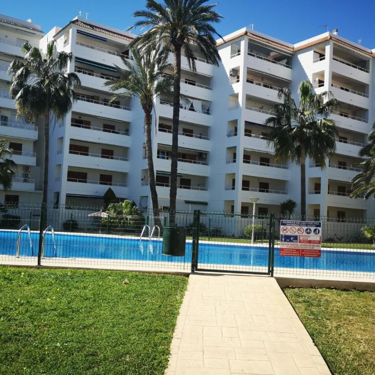 Casa en urb. con la piscina más GRANDE de Jávea. - Apartamento con vistas a la piscina - 3