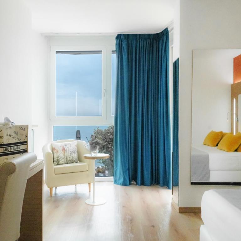 Kriss Internazionale Hotel - Prestige Double Room with Lake View - 2