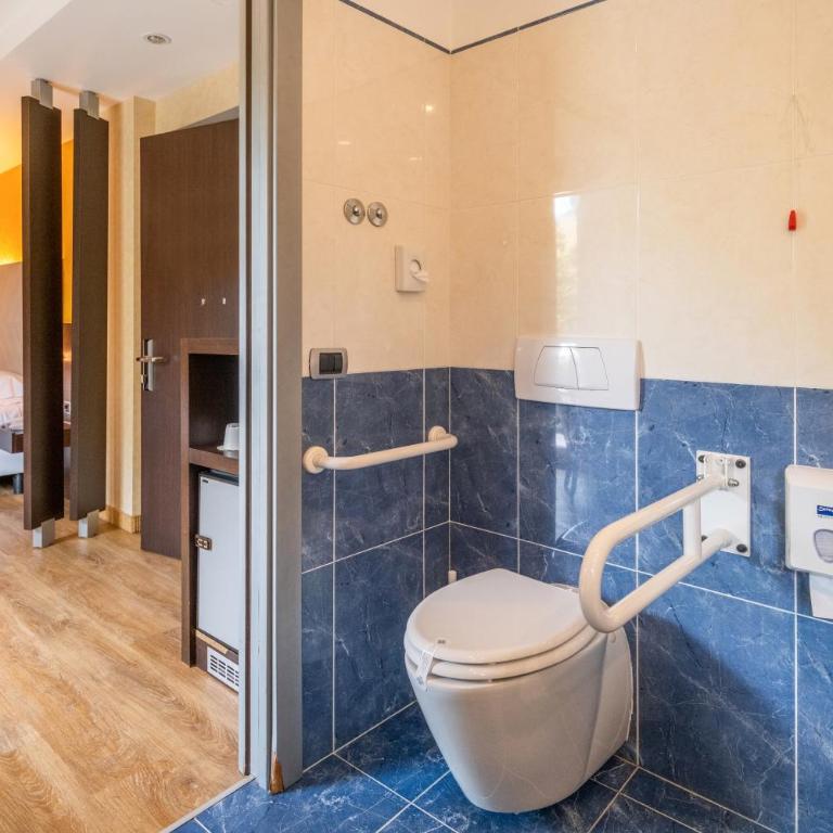 Kriss Internazionale Hotel - Double Room with Balcony - Disability Access - 8