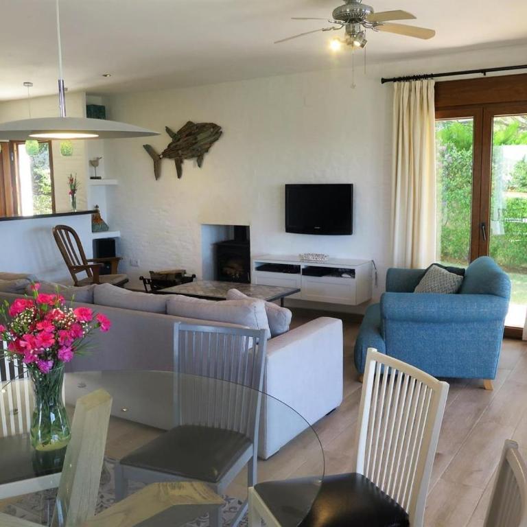 REf 3 VILLA ISBILIA - Four-Bedroom Vacation Home - 9
