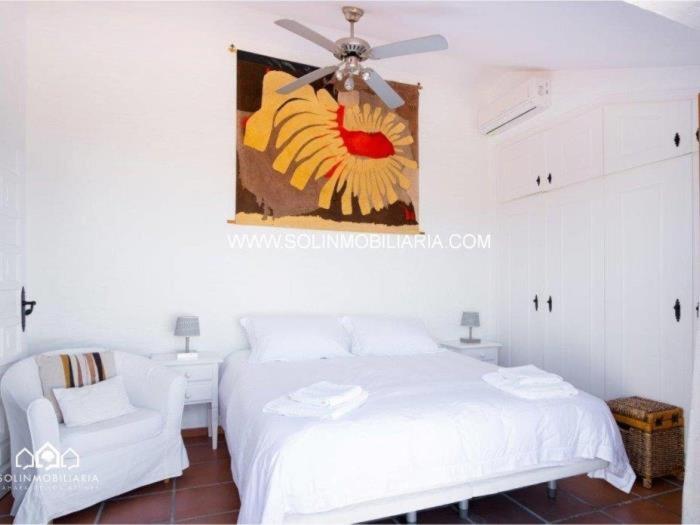 REf 3 VILLA ISBILIA - Four-Bedroom Vacation Home - 18