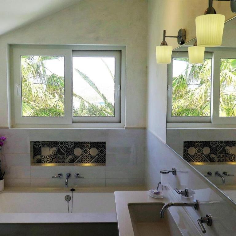 REf 3 VILLA ISBILIA - Four-Bedroom Vacation Home - 20
