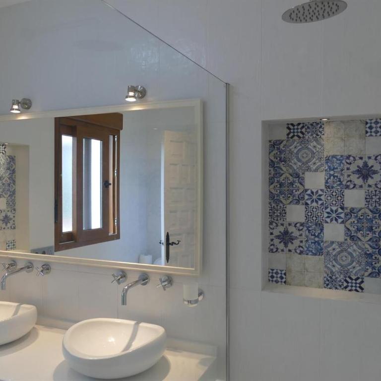 REf 3 VILLA ISBILIA - Four-Bedroom Vacation Home - 25