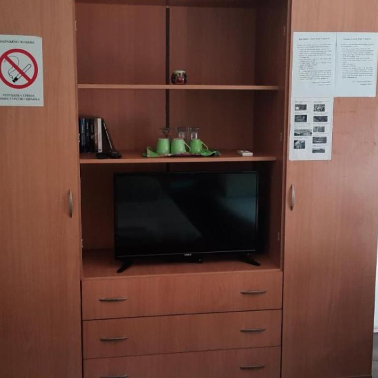 Guest House Trajkovic Jagodina - Trokrevetna Soba sa Zajedničkim Kupatilom - 16