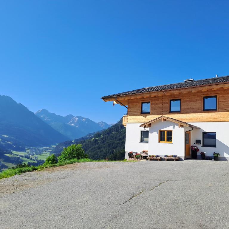 Appartement Bergpanorama Brandegg - Apartment mit Blick auf die Berge - 1