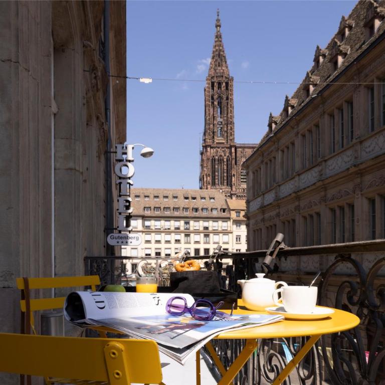 Hôtel Gutenberg - Superior Double Room with Balcony and Cathedral View - 1
