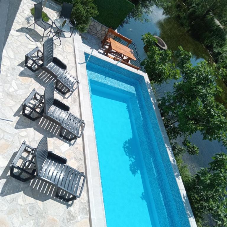 Vinarija "Đelmo" apartments - Deluks Dvokrevetna Soba sa Bračnim Krevetom - 1