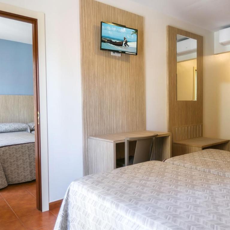 Hotel Galicia - Habitación Familiar (4 adultos) - 3