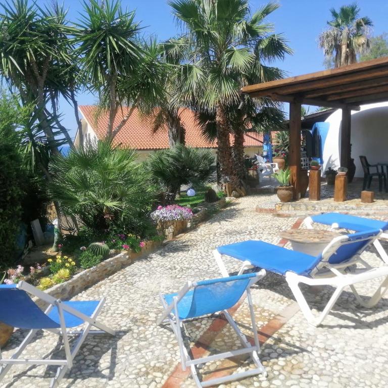 Oasi Sul Mare - Bungalow a 120m dalla spiaggia - Three-Bedroom House - 4