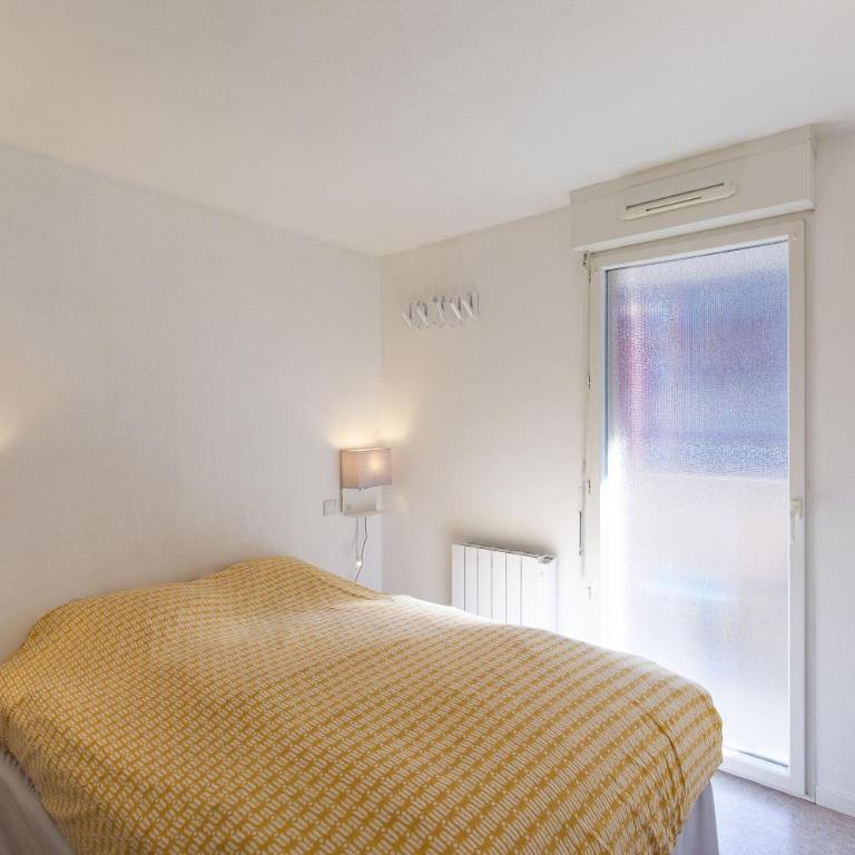 Appt 4 pers centre village balcon draps fournis garage accueil vélo fibre - Apartment mit 2 Schlafzimmern - 5