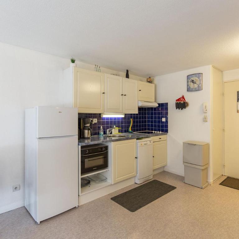 Appt 4 pers centre village balcon draps fournis garage accueil vélo fibre - Apartment mit 2 Schlafzimmern - 6