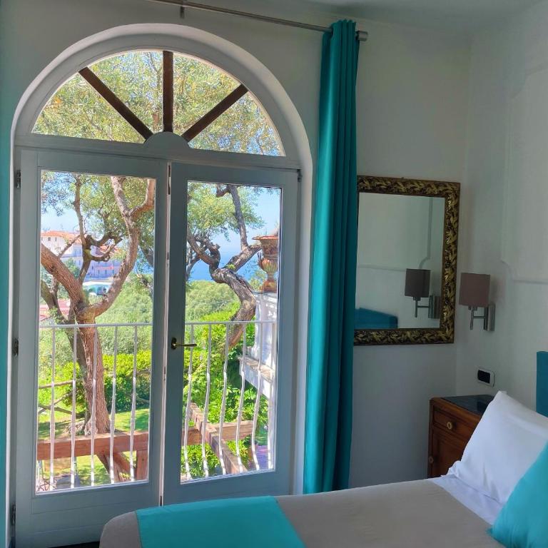Villa Giovanna - Camera Matrimoniale/Doppia con Letti Singoli con Vista Mare - 8