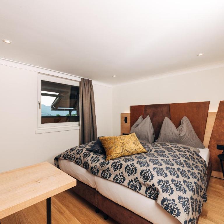 Gasthof Nindler - Doppelzimmer mit Balkon und Seeblick - 4