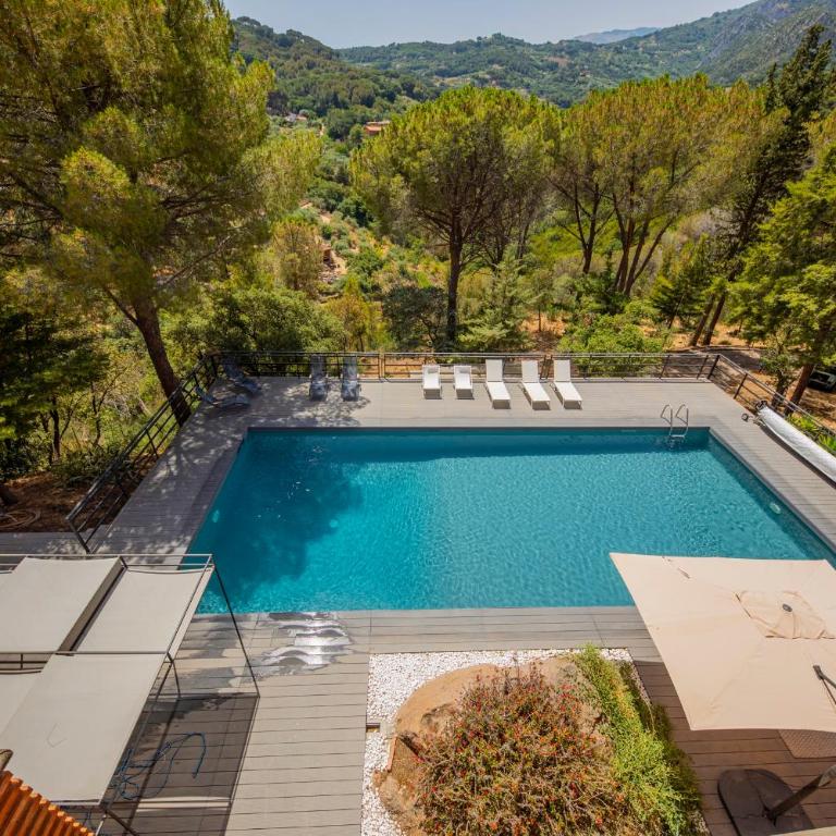 Casa Mitra - Deluxe Two-Bedroom Apartment with Terrace - 17