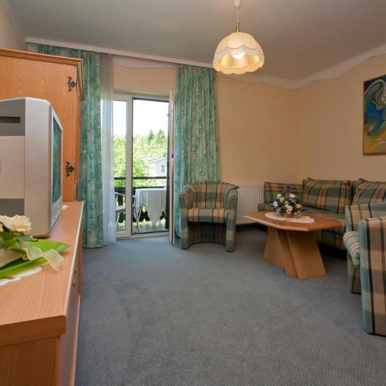 Gasthof Forststube - Doppelzimmer mit Balkon - 2