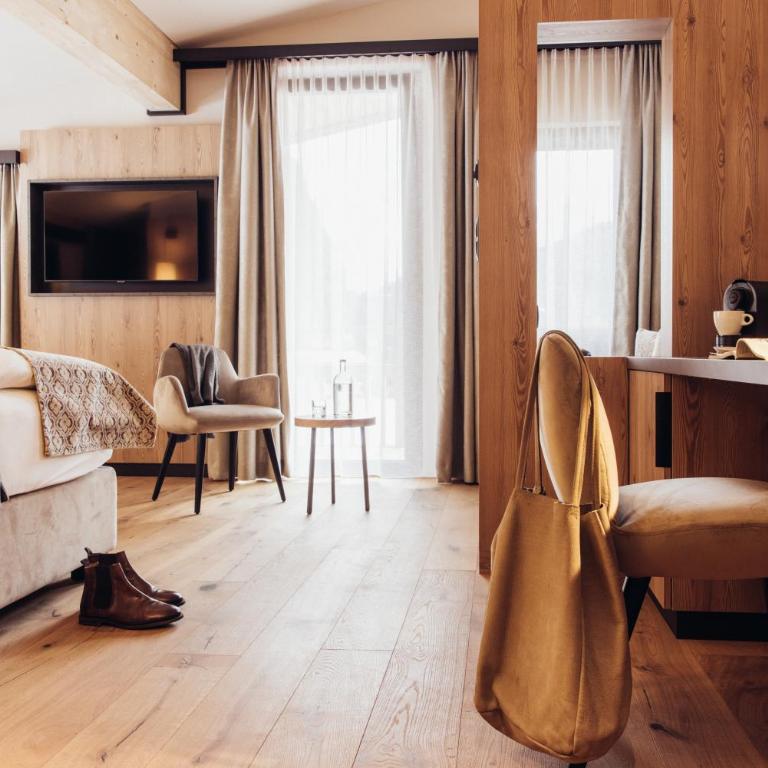 Hotel habicher hof - Your 4-Star Superior Wellness Hideaway - Superior Suite with Bathtub - 2