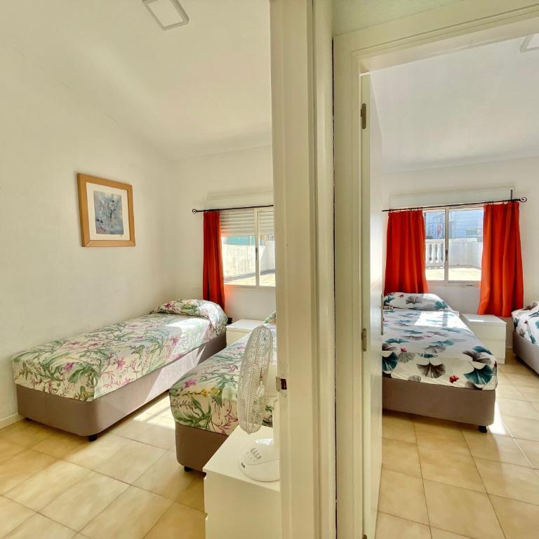 Relax Beach House - Three-Bedroom House - 5
