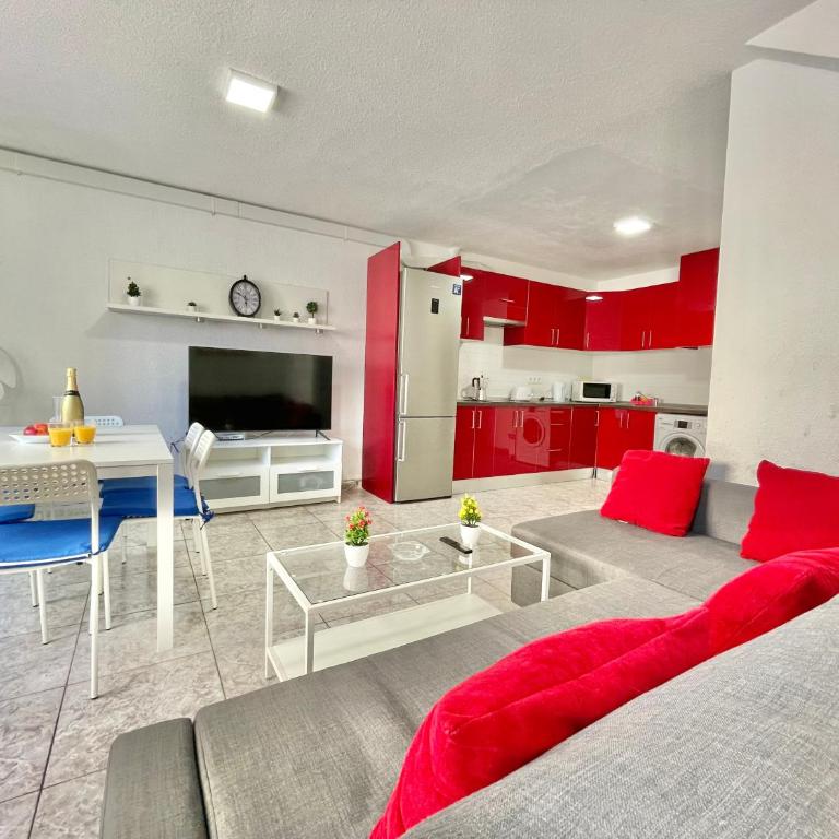Relax Beach House - Three-Bedroom House - 1