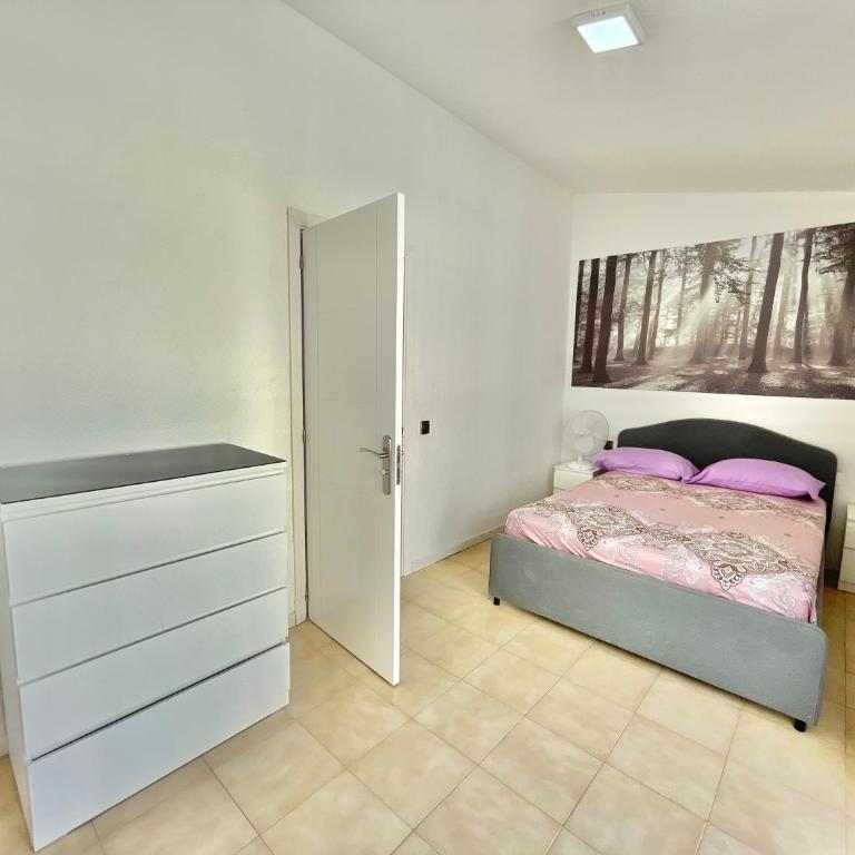Relax Beach House - Three-Bedroom House - 32