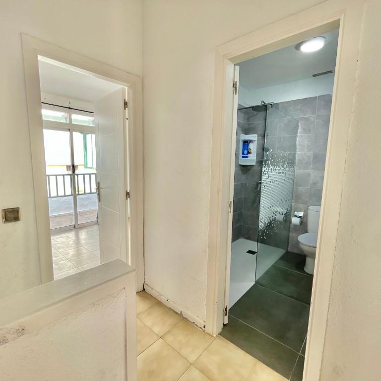 Relax Beach House - Three-Bedroom House - 49