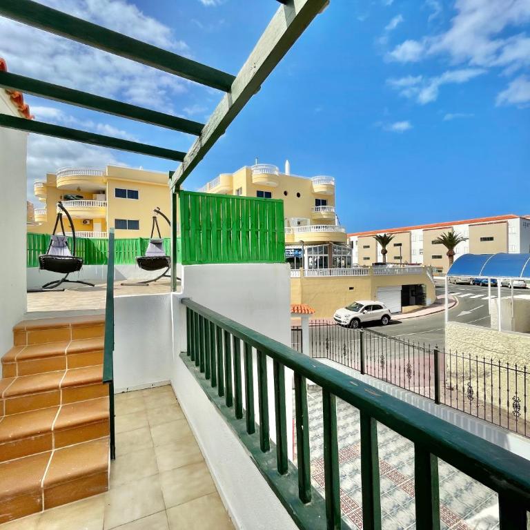 Relax Beach House - Three-Bedroom House - 9