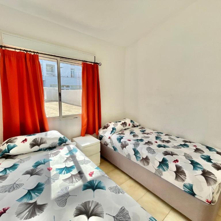 Relax Beach House - Three-Bedroom House - 43