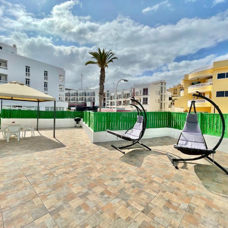 Relax Beach House - Three-Bedroom House - 3