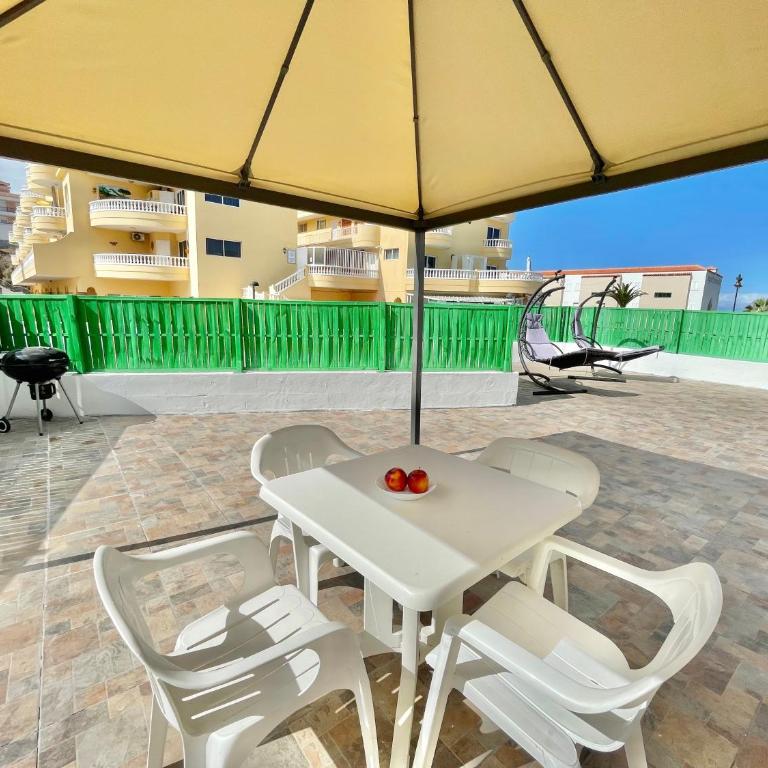 Relax Beach House - Three-Bedroom House - 2