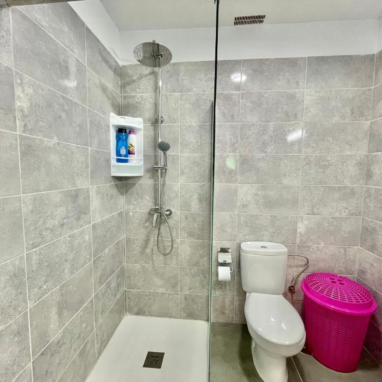 Relax Beach House - Three-Bedroom House - 34