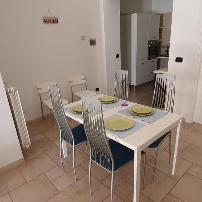Gentilcasa - Appartamento con 2 Camere da Letto - 1