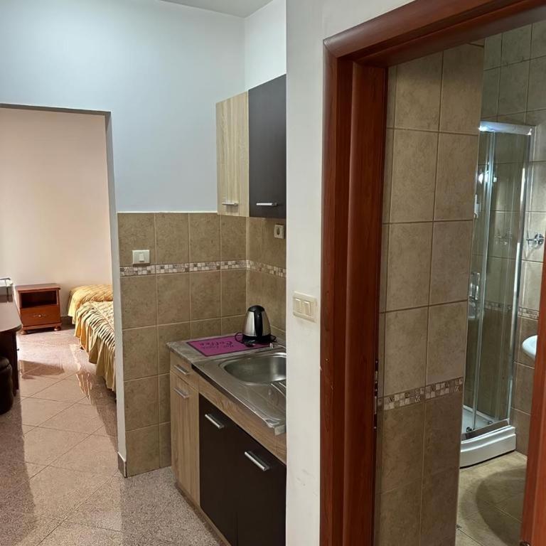 Hotel Suzana Budva - Triple Room - 1
