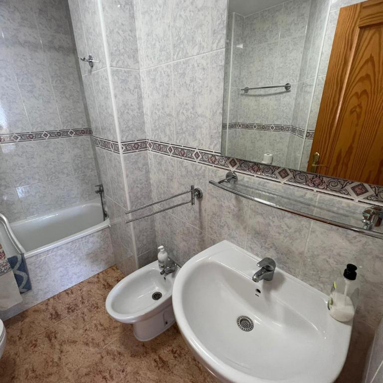 Apartamento Almudena - Three-Bedroom Apartment - 5