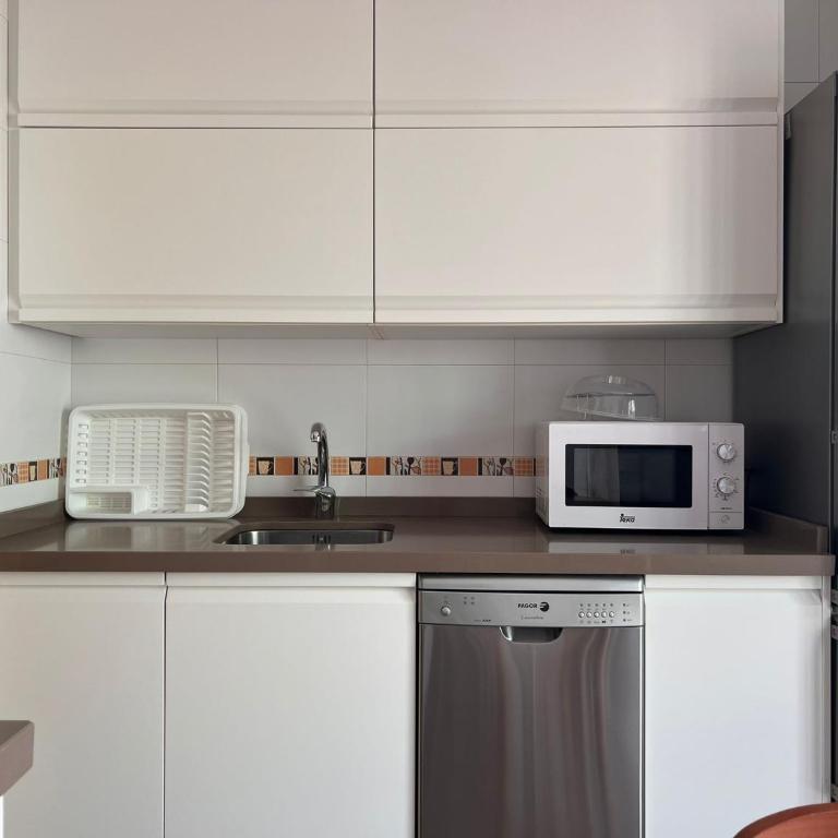 Apartamento con excelente ubicación y terraza privada - Two-Bedroom Apartment - 7