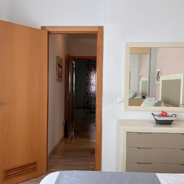 Apartamento con excelente ubicación y terraza privada - Two-Bedroom Apartment - 14