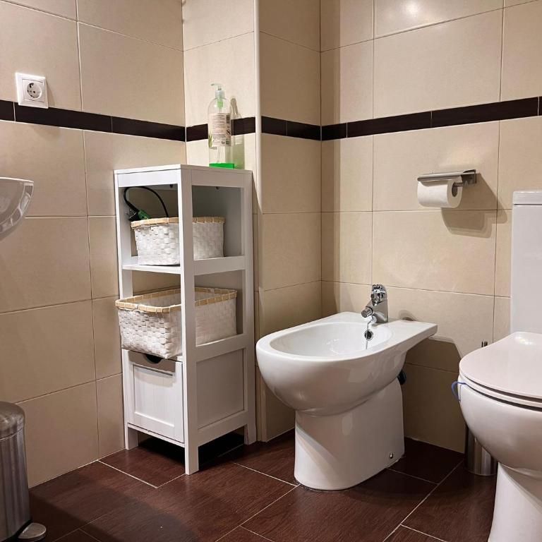 Apartamento con excelente ubicación y terraza privada - Two-Bedroom Apartment - 21
