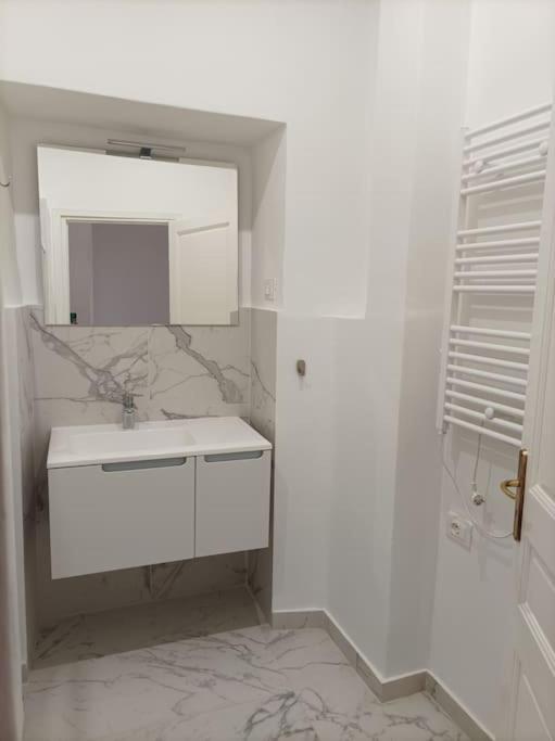 Casa Aprosio, a big apartment in the center of Ventimiglia, 5 minutes from the sea and the train station - Appartamento con 2 Camere da Letto - 14