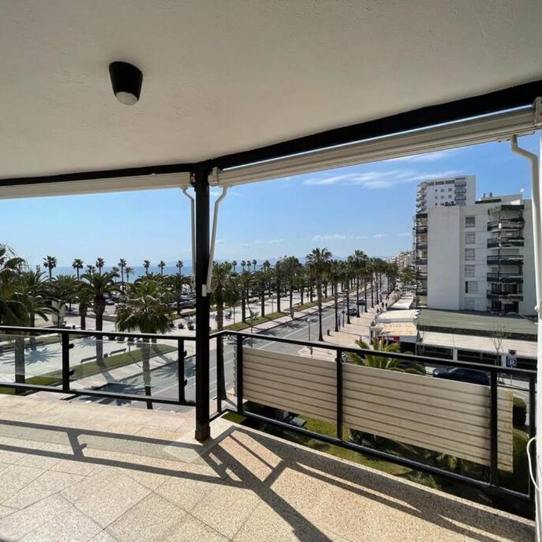 Apartamento en primera línea de mar de Salou - Apartamento - 1