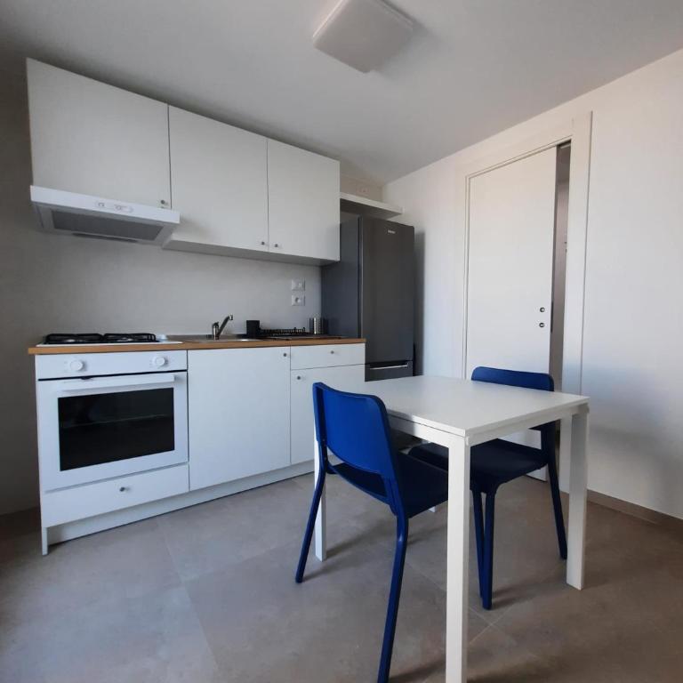 Kennedy Apartments- Porto Cesareo - Large Double Room - 2