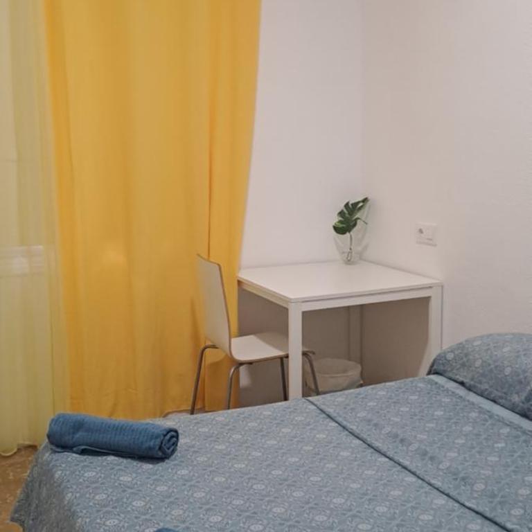 LA MARINA - Standard Double Room with Shared Bathroom - 7