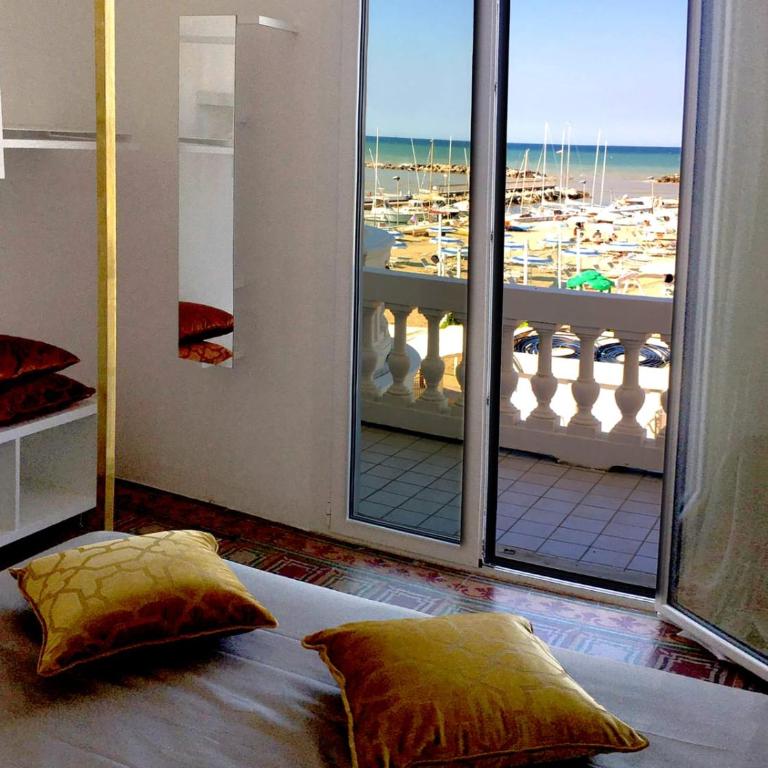 Villa La Torretta Luxury B&B - Adults Only - - Deluxe Double Room with Balcony and Sea View - 14