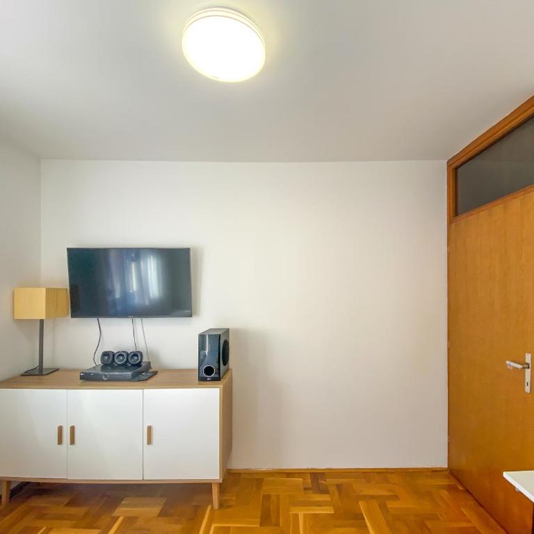 Al Parma City Apartment - Three-Bedroom Apartment - 17