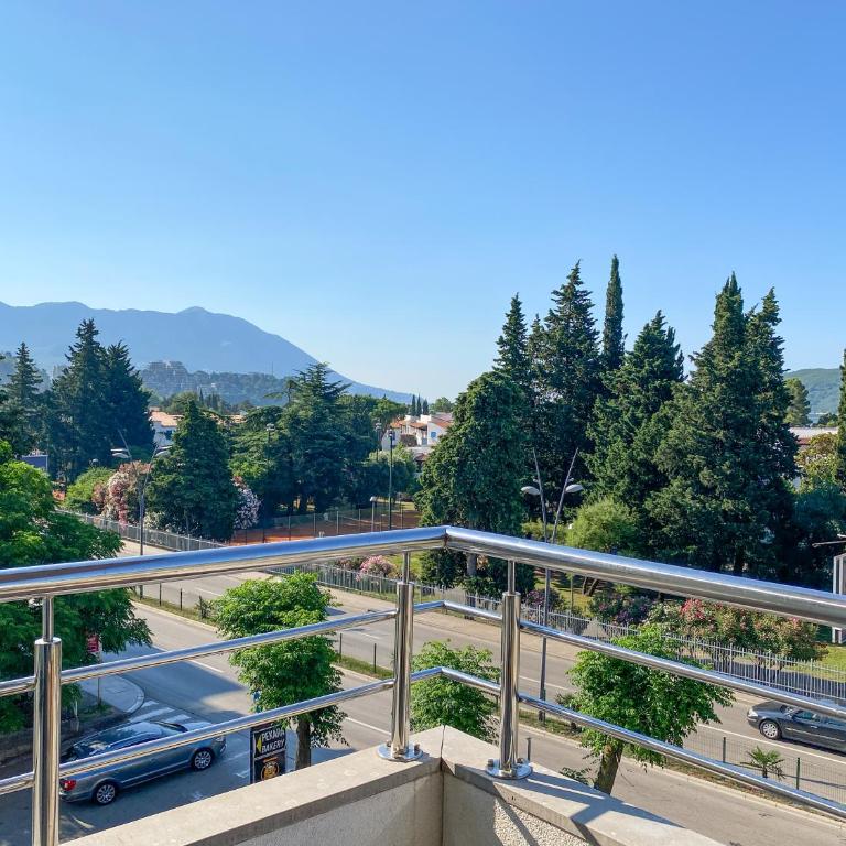 Al Parma City Apartment - Three-Bedroom Apartment - 3