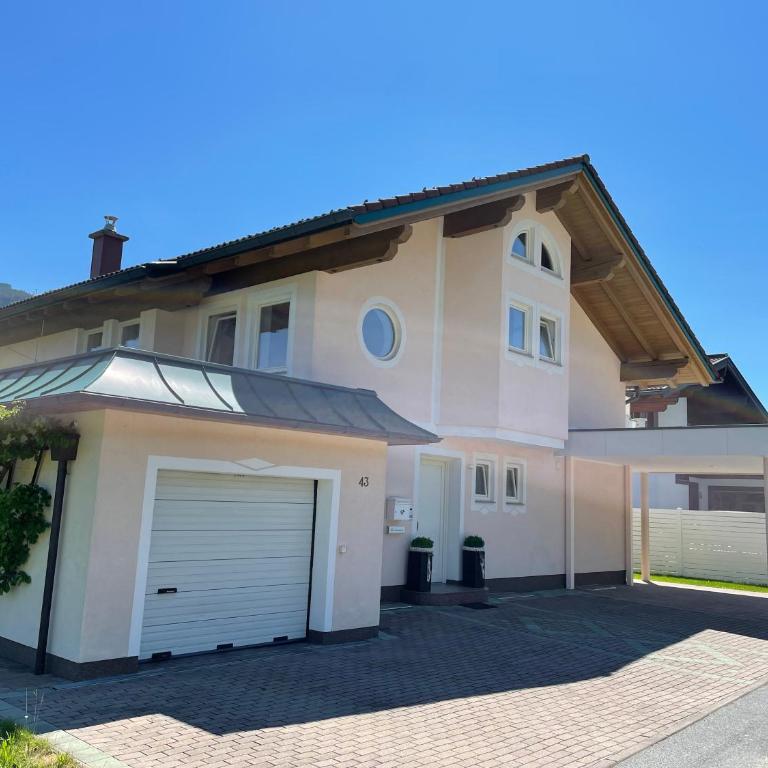 Haus Krismer - Apartment mit 2 Schlafzimmern und Badezimmer - 2