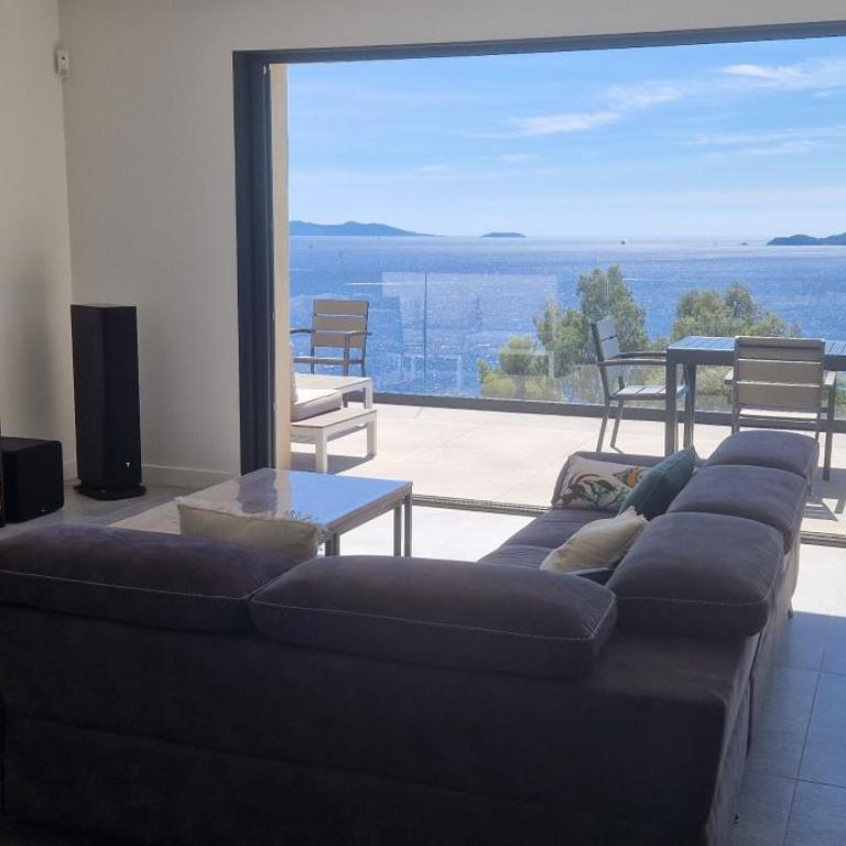 Splendide villa vue mer 180° à 500 m de la plage - Villa - 1