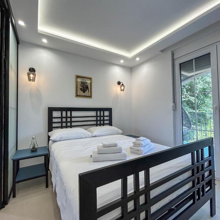 Sunrise Apartment - One-Bedroom Apartment - 16