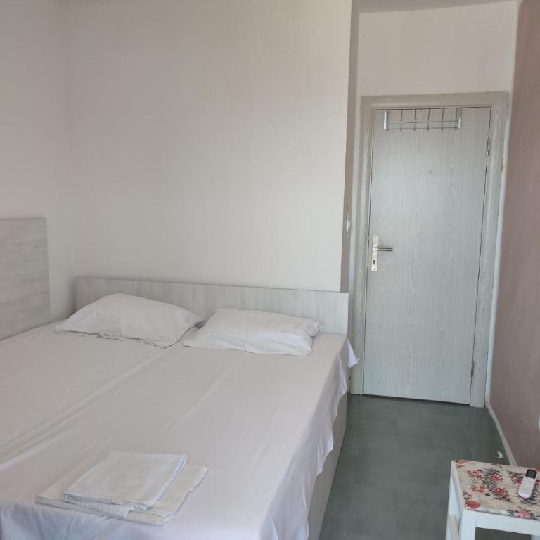 Apartments Stevanovic - Standard Double Room with Shared Bathroom - 9